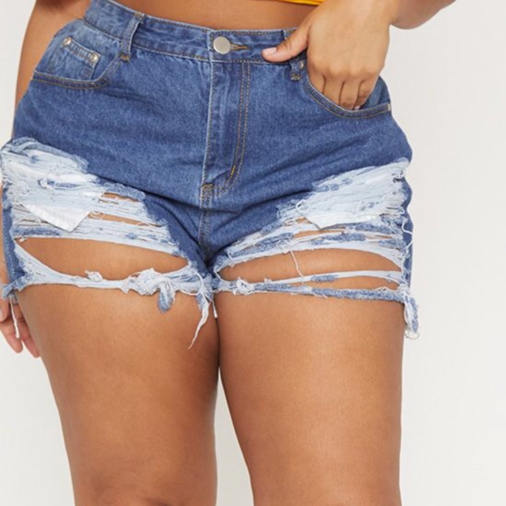 pretty little thing distressed shorts